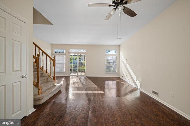 Foto del edificio - 817 Thoreau Ln
