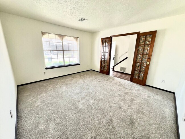 Foto del edificio - ?Spacious Home Near Tinker Airforce Base ?