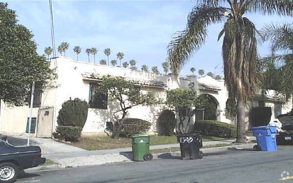 Building Photo - 1341 Portia St