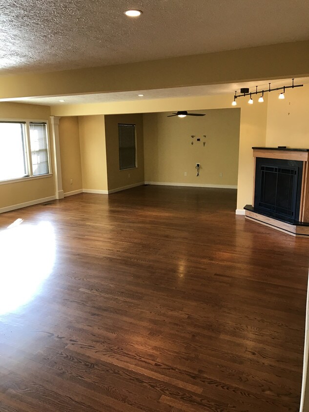 Primary Photo - Castle Terrace Home