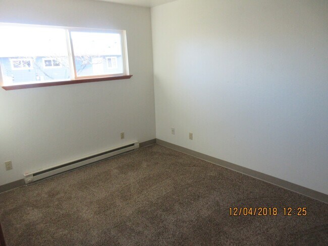Foto del edificio - (917) 27th Street Duplex - 2 Bedroom / 1 Bathroom - Albany Duplex ***PET FRIENDLY
