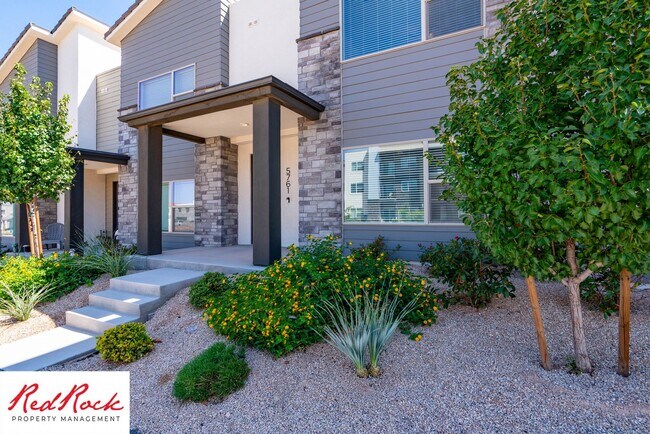 Foto del edificio - Pet Friendly Almost New 3 Bedroom Home in ...