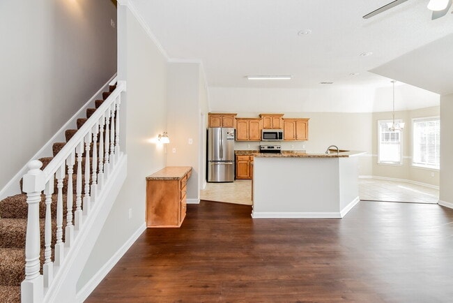 Foto del edificio - 145 Cameron Dr