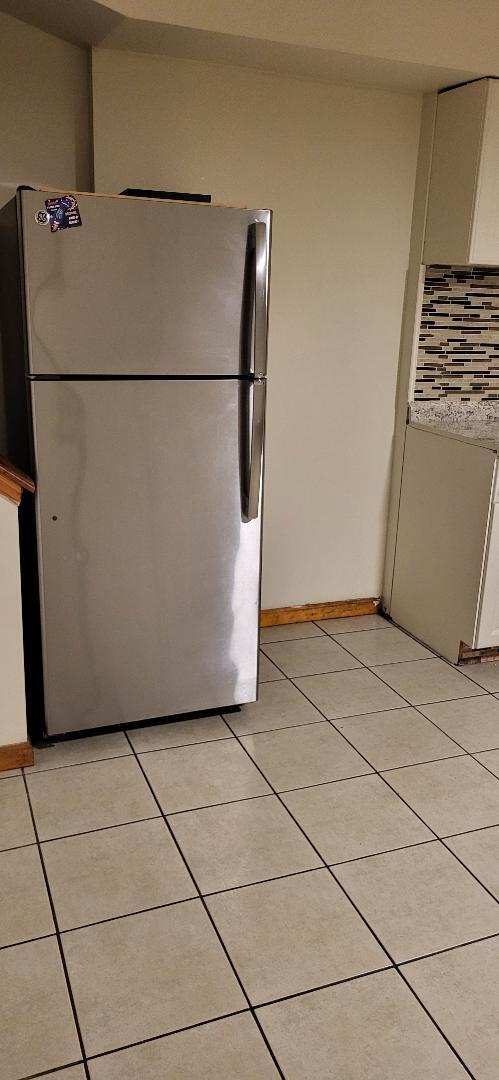 Building Photo - 82 Miller St