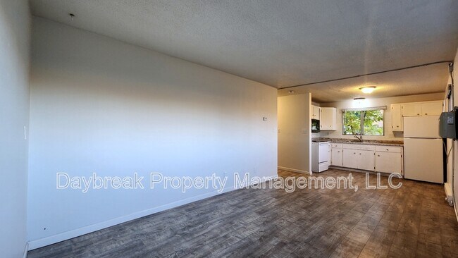 Foto del edificio - 32 10th Ave N