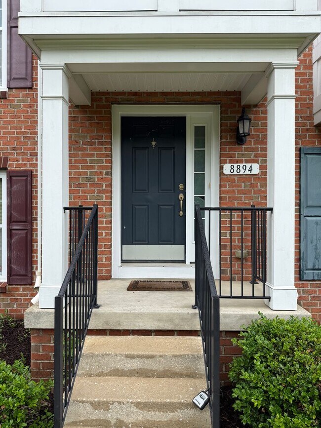 Foto del edificio - ACT FAST! 4 Bedroom Townhome in Desirable Gateway Overlook Community!