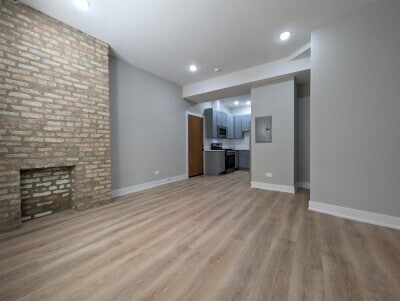 Building Photo - 437 W Belden