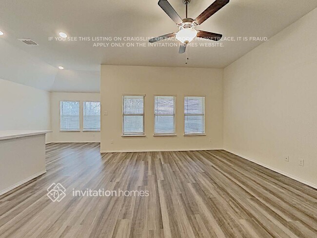 Foto del edificio - 1250 Acmite Ave