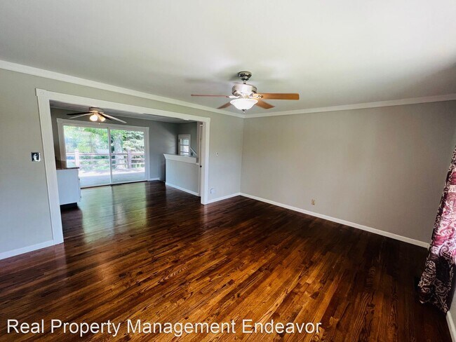 Building Photo - 3 br, 2.5 bath House - 11943 Midvale Dr