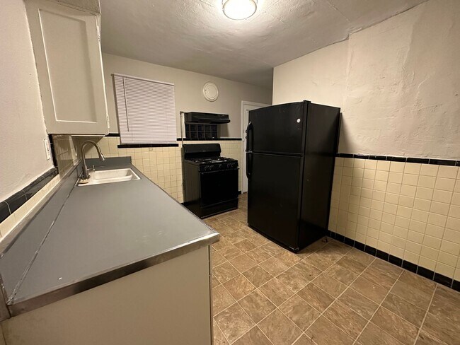 Foto del edificio - Updated Two Bedroom with Attached Garage C...