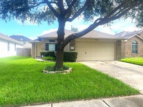 Building Photo - 20130 Breezy Oak Ct