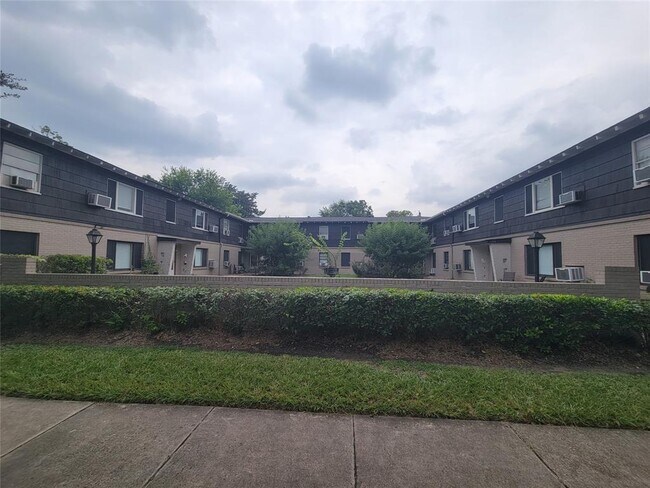 Building Photo - 1316 Heights Blvd
