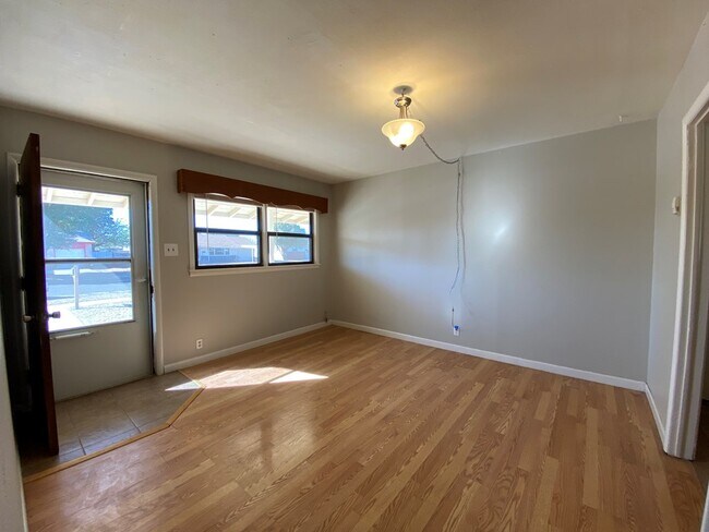 Foto del edificio - 1006 NW 8th Pl