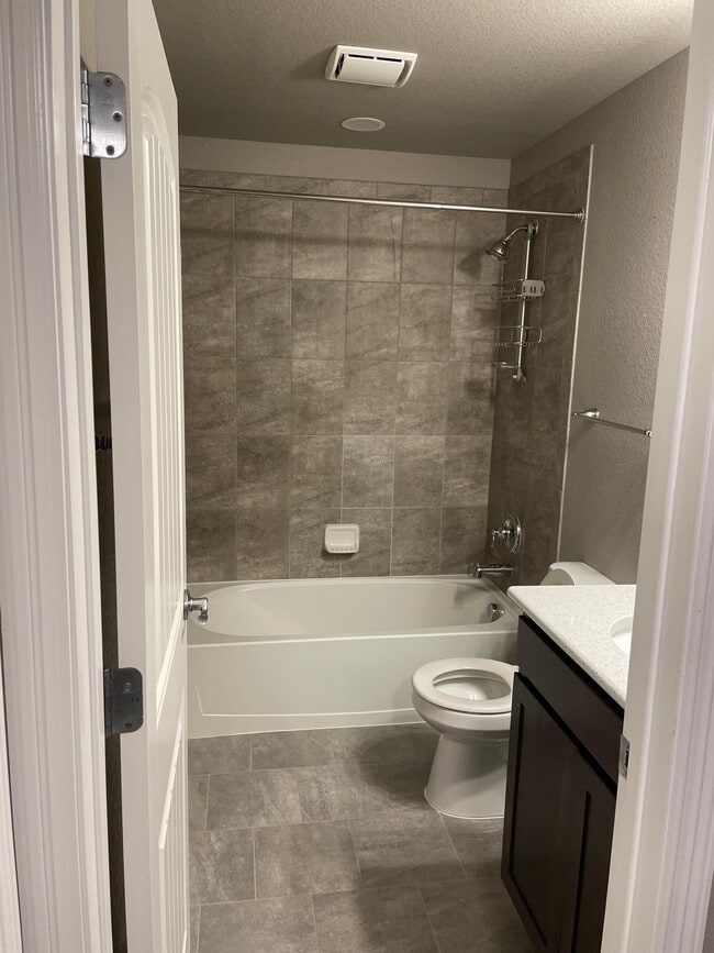 Baño completo - 5383 Homeward Dr