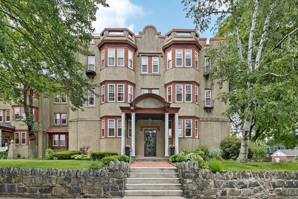 569 Franklin St Unit 3, Melrose, MA 02176 Condo for Rent in Melrose