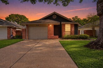 Building Photo - 8518 Pool Creek Dr