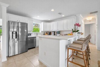 Building Photo - 125 Gregory Pl