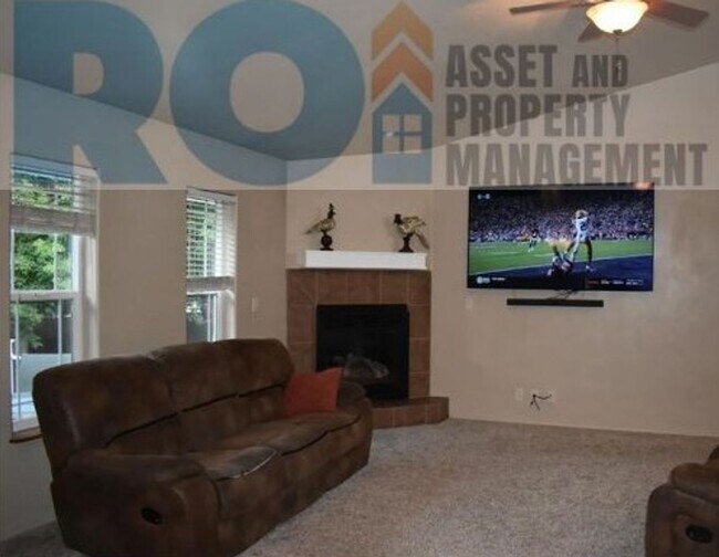 Building Photo - Charming 3-Bed 2-Bath House for Rent in We...