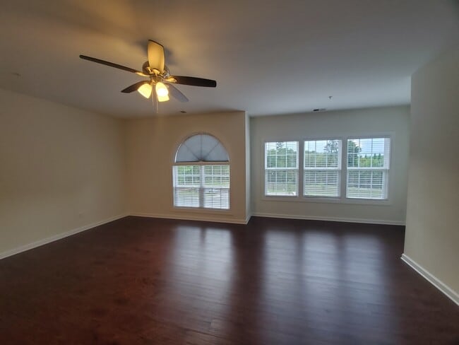 Building Photo - 2608 Pennoak Ln