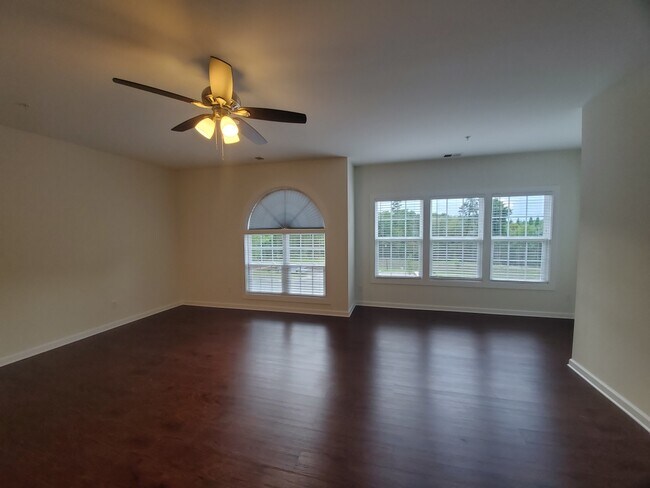Foto del edificio - 2608 Pennoak Ln