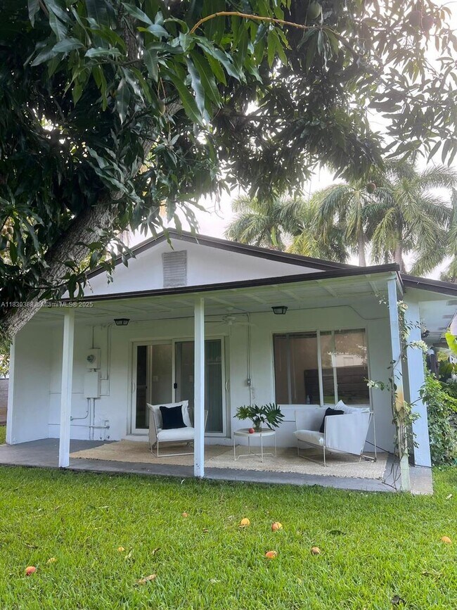 Foto del edificio - 1580 NE 139th St
