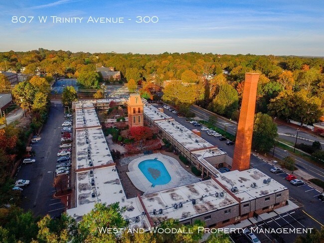 Building Photo - 807 W Trinity Ave