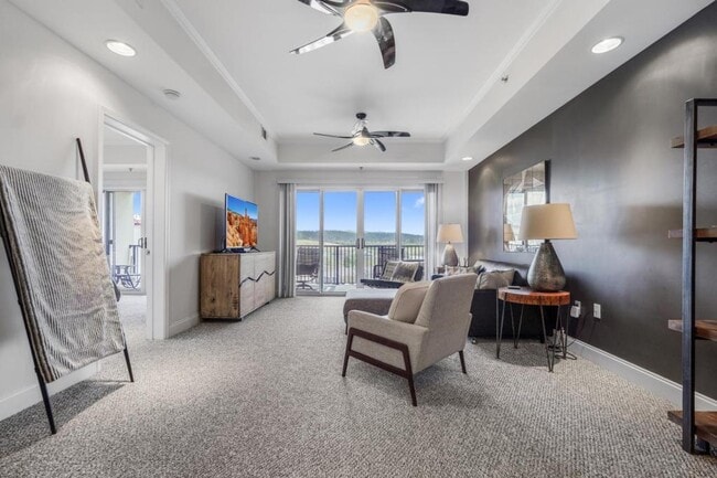 Foto del edificio - 210 Raceday Center Dr