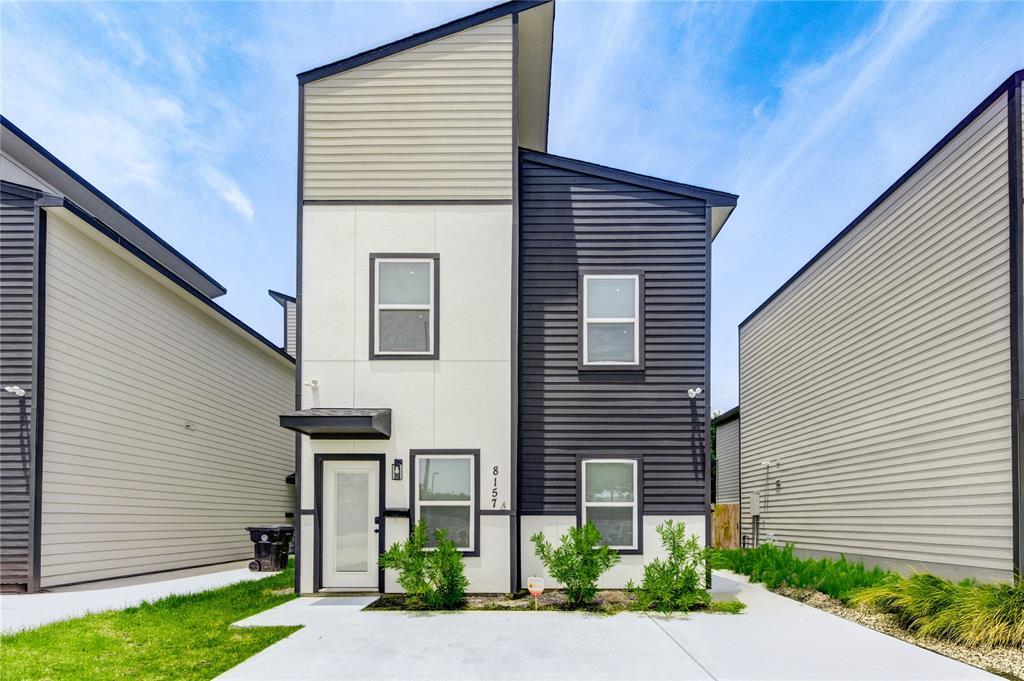 Foto principal - 8157 Tate St