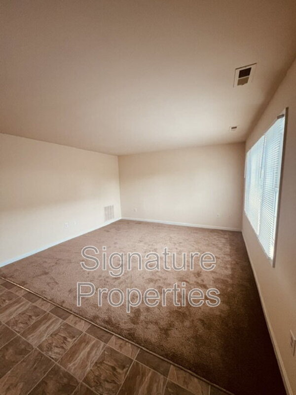 Building Photo - 555 Fairfax Ave