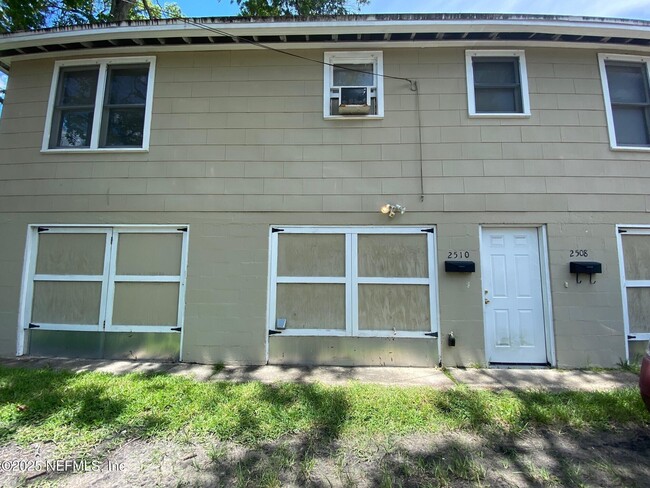 Building Photo - 2510 College St