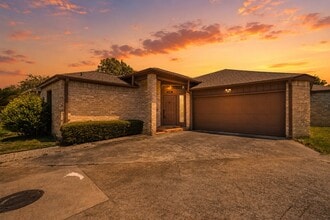 Building Photo - 1516 Beaconshire