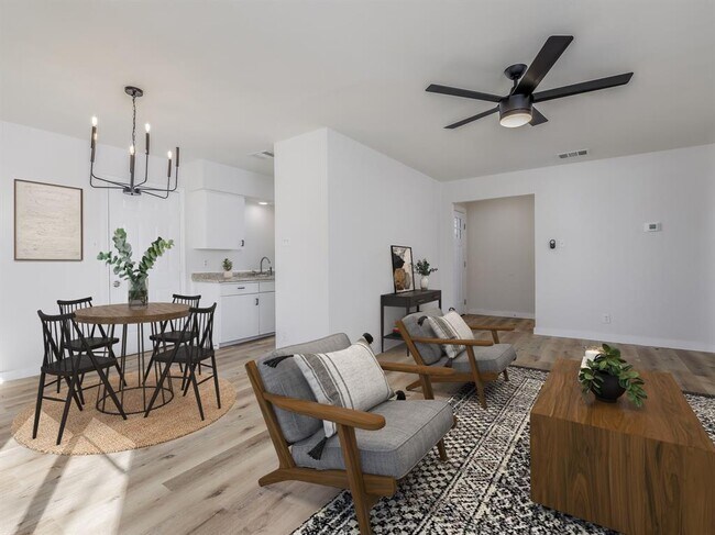 Foto del edificio - 4709 Brassiewood Dr