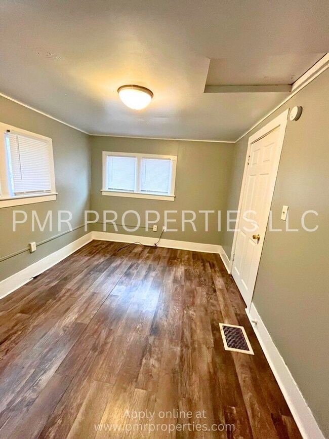 Building Photo - 328 Lincoln Ave