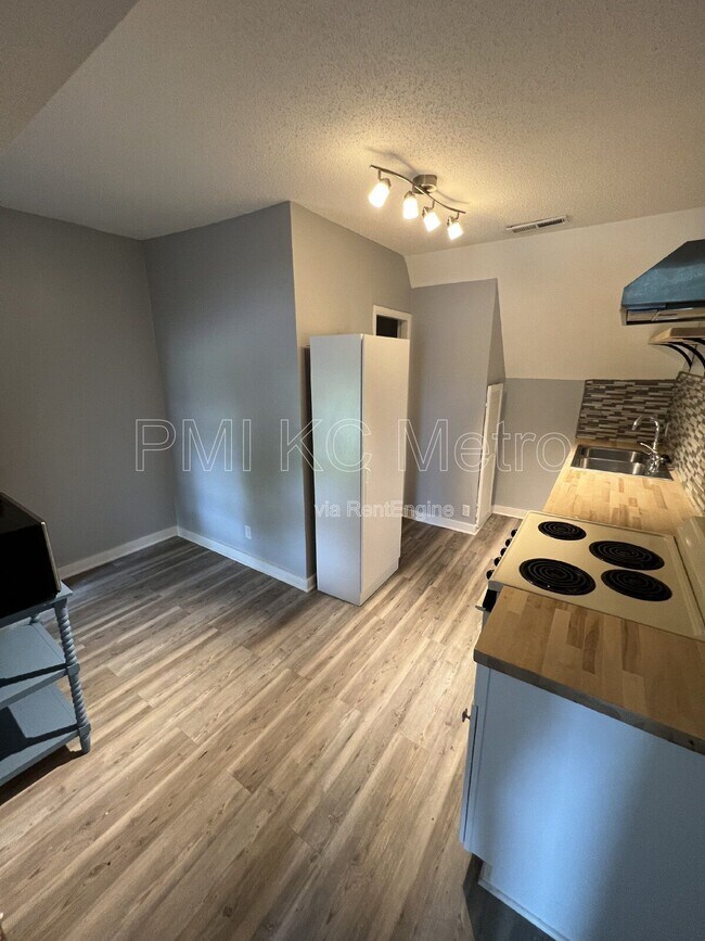 Foto del edificio - 3416 Anderson Ave