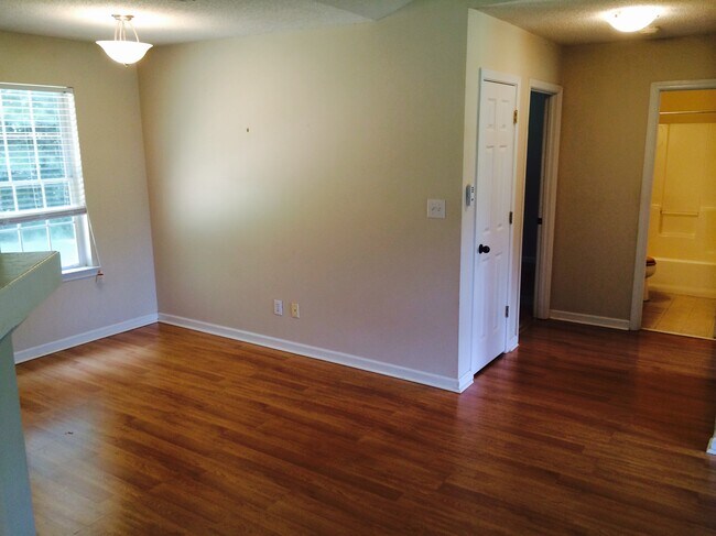 Building Photo - 86 Spring Valley Ln