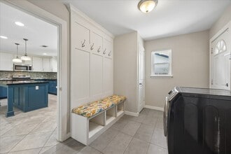 Building Photo - 10303 Greenwillow Dr