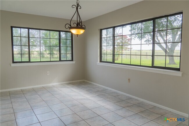 Foto del edificio - 5251 Texas Hwy 123