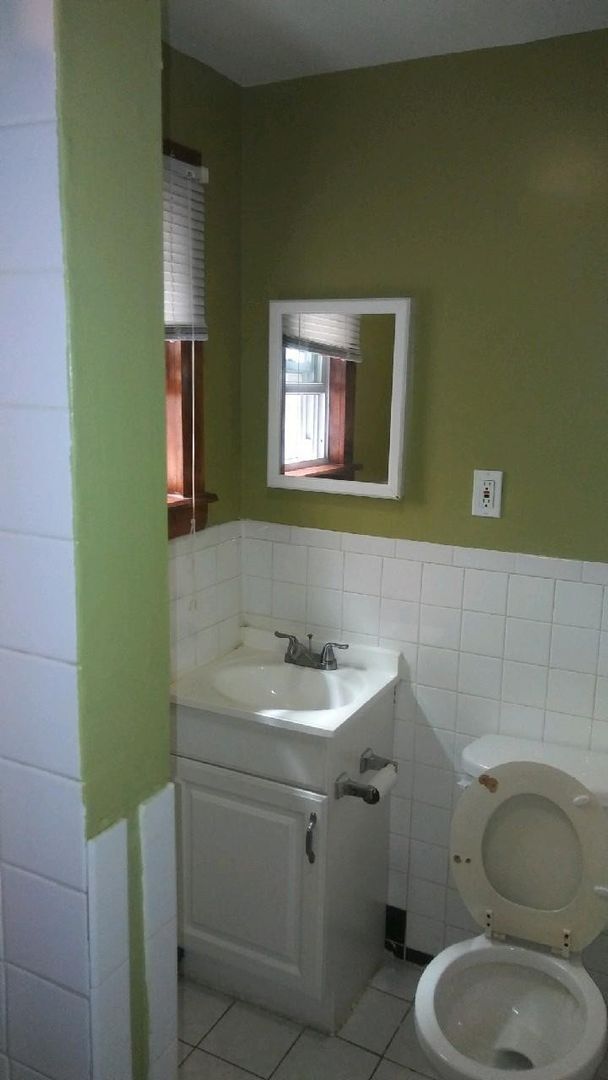 Foto del edificio - Spacious 4-Bedroom Home with Gourmet Kitch...