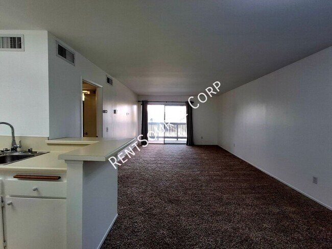 Foto del edificio - 23515 Lyons Ave