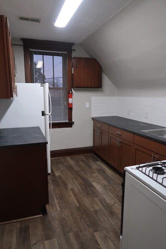 Primary Photo - 4908 California St
