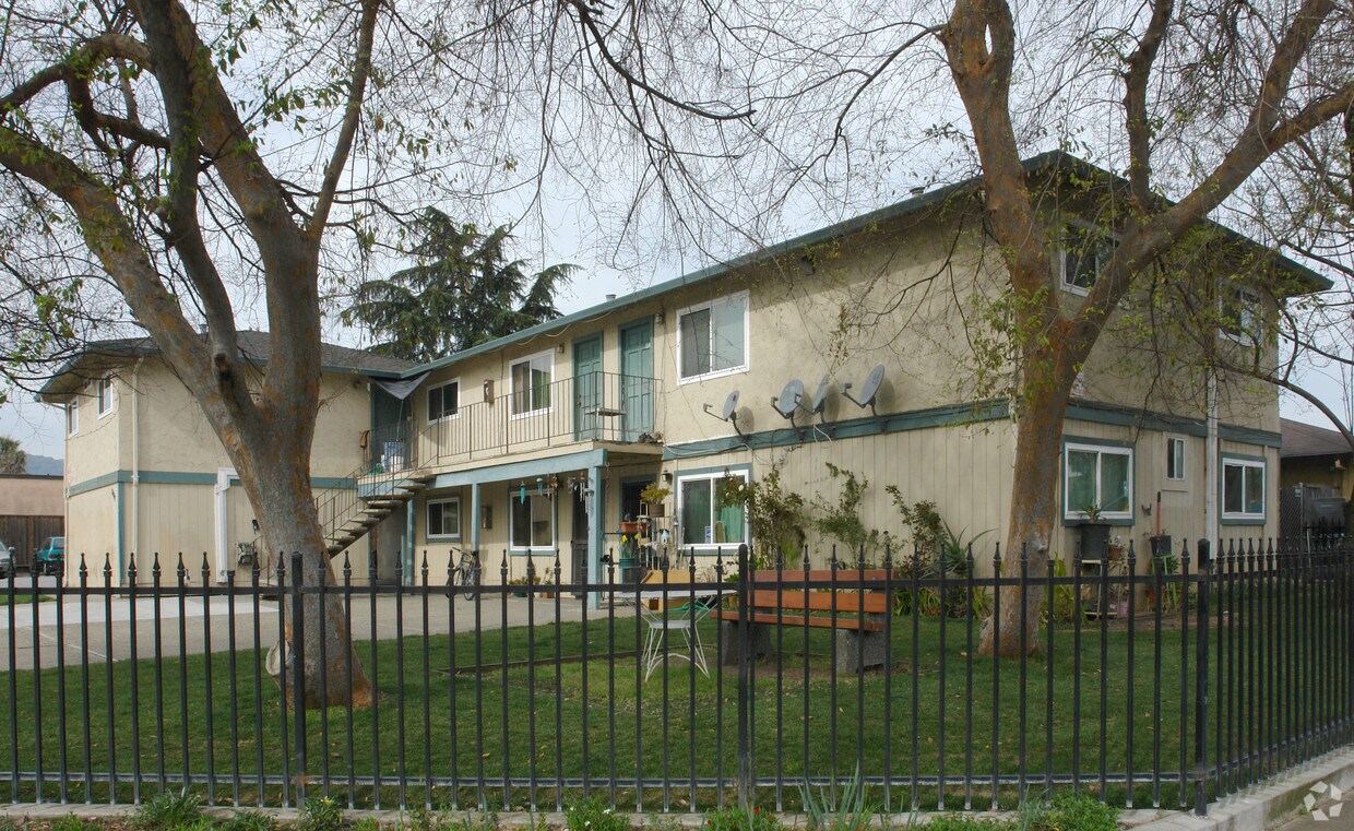 Building Photo - 7487 Rogers Ln