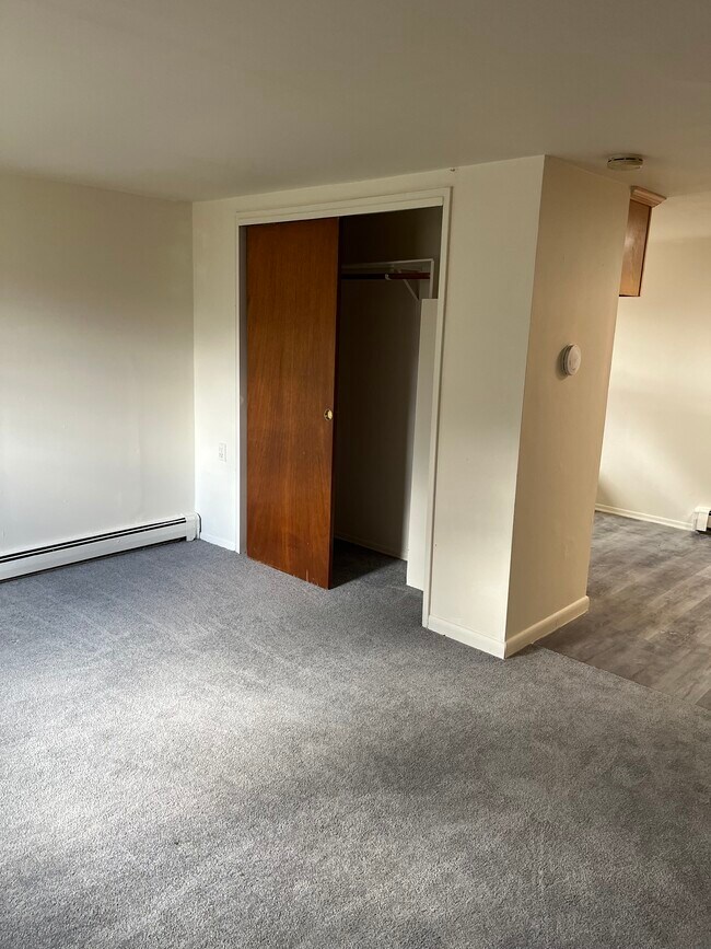 376 Henry St, Fairview, NJ 07022 Apartments in Fairview, NJ