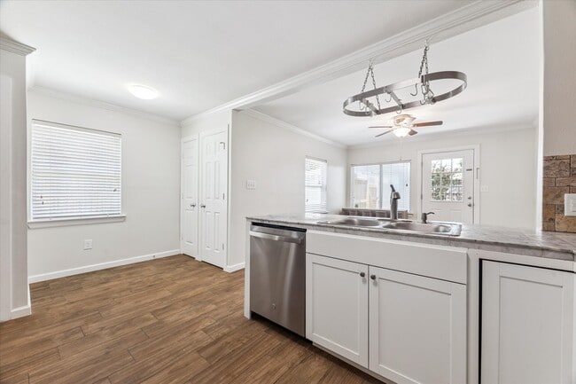 Building Photo - 3810 Grennoch Ln