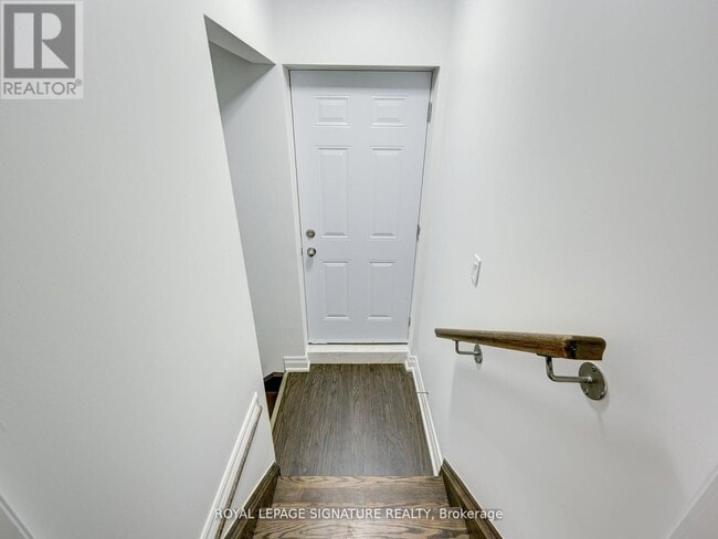 Building Photo - 861 Tea Landing