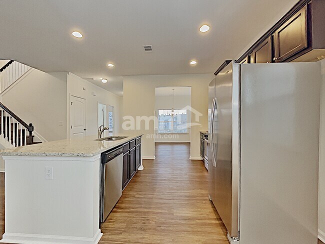 Foto del edificio - 323 Stoney Hollow Rd