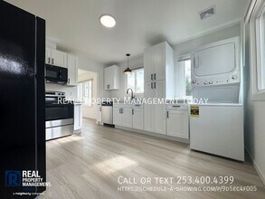 Building Photo - 8420 S Tacoma Way