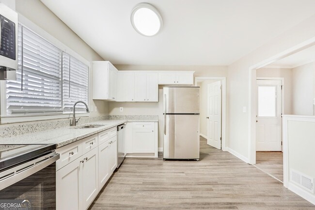 Building Photo - 5670 Orly Terrace