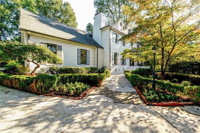Foto del edificio - 325 Kelson Dr NW