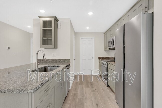 Building Photo - 2303 Fox Hollow Dr