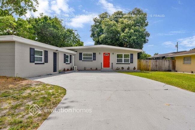 Building Photo - 1726 Diamond Dr